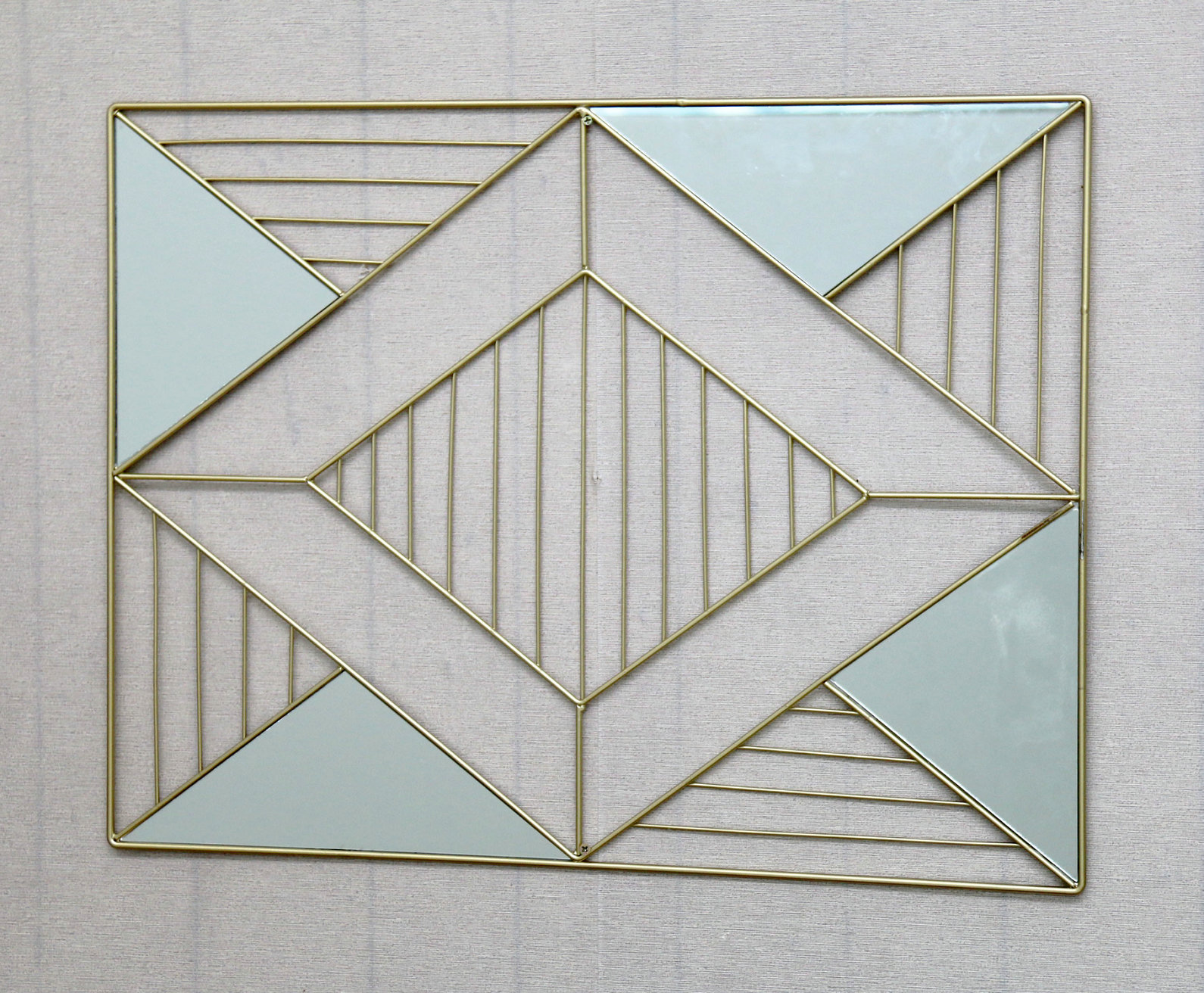 FU-23544  Metal wall organizer with mirror     59.7x45.3cm
